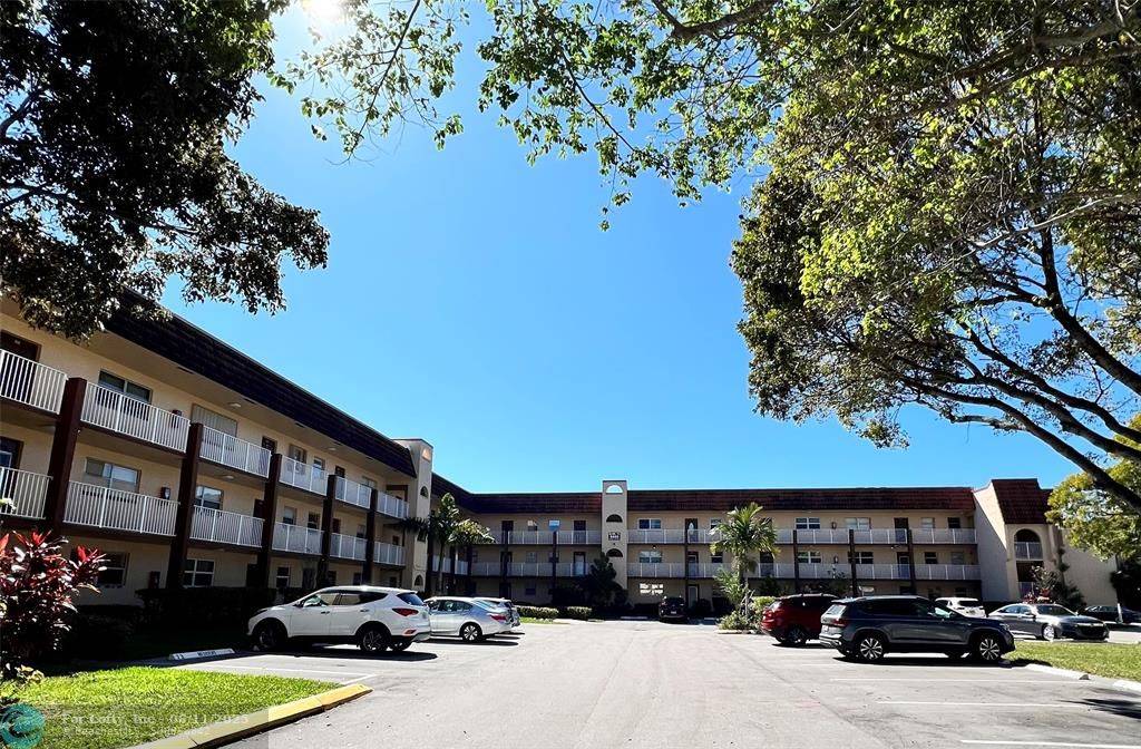 Sunrise, FL 33322,8880 Sunrise Lakes Blvd #209