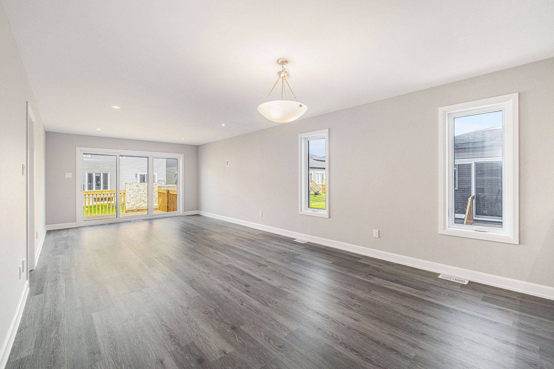 Russell, ON K0A 1W0,1214 MONTBLANC CRES