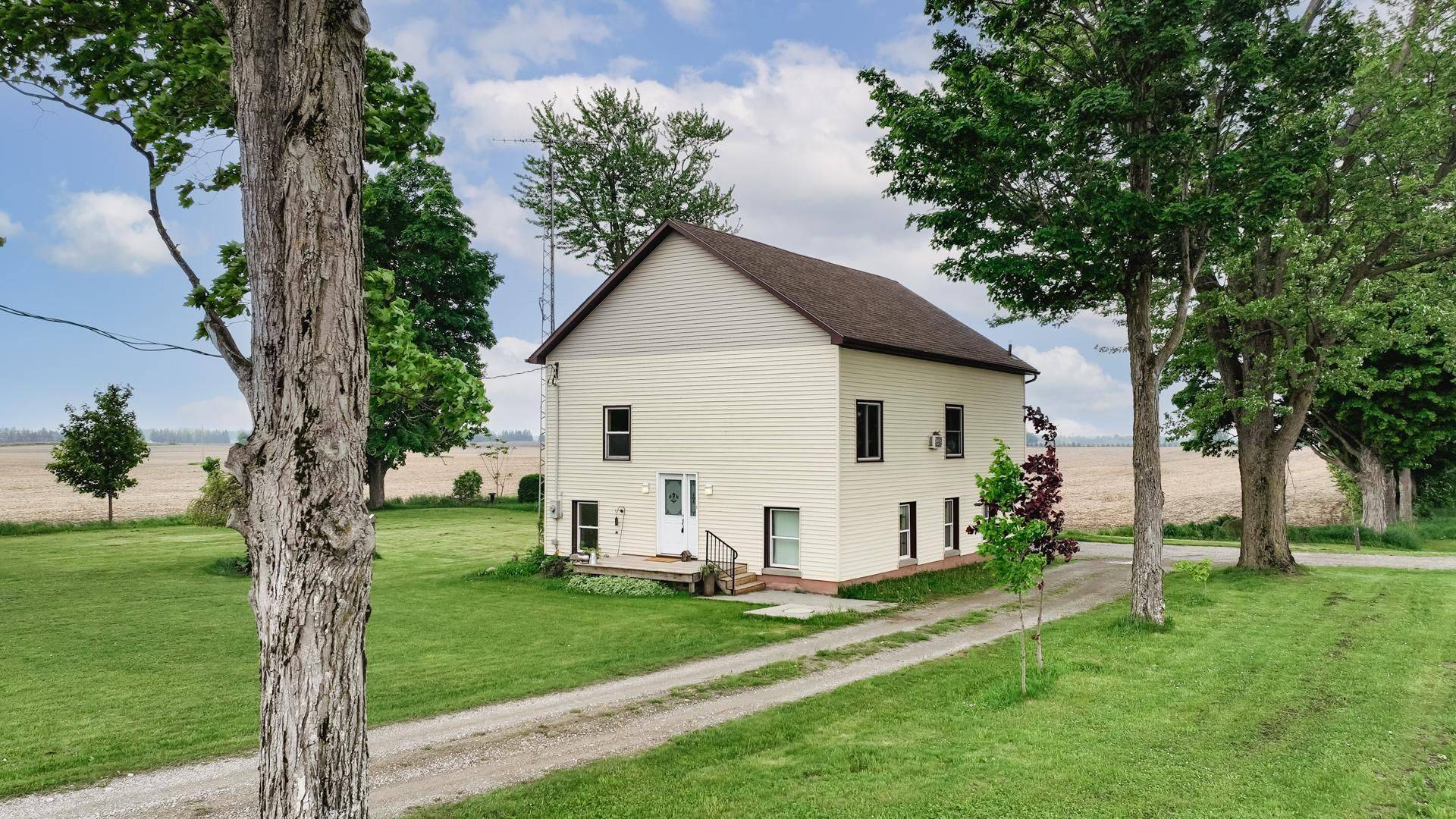 Huron East, ON N0K 1W0,42403 Bridge RD