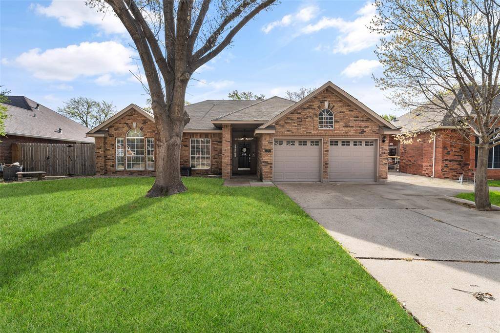 Grand Prairie, TX 75052,4384 Carolina Street