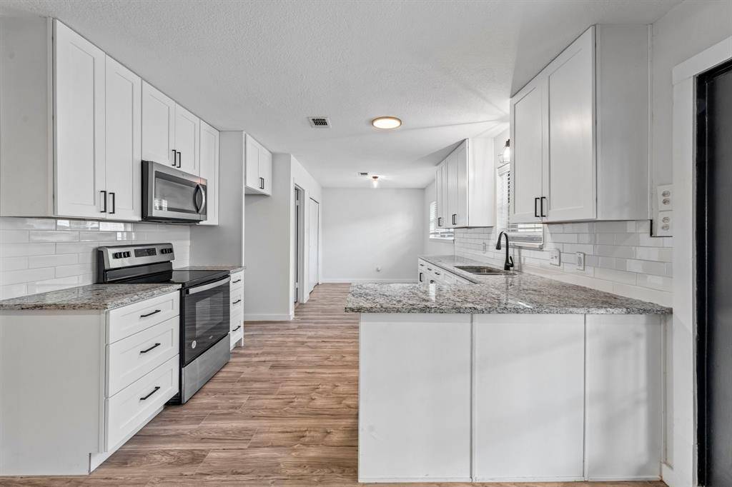 Hurst, TX 76054,600 Circleview Drive N