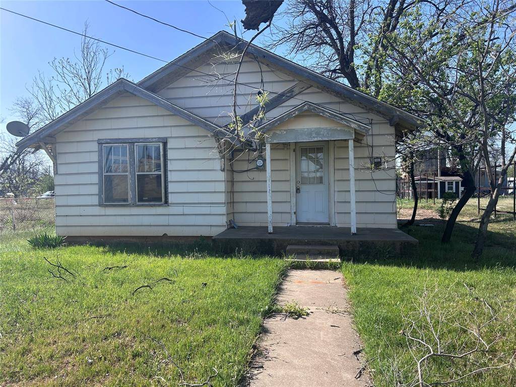 Knox City, TX 79529,407 3rd Street