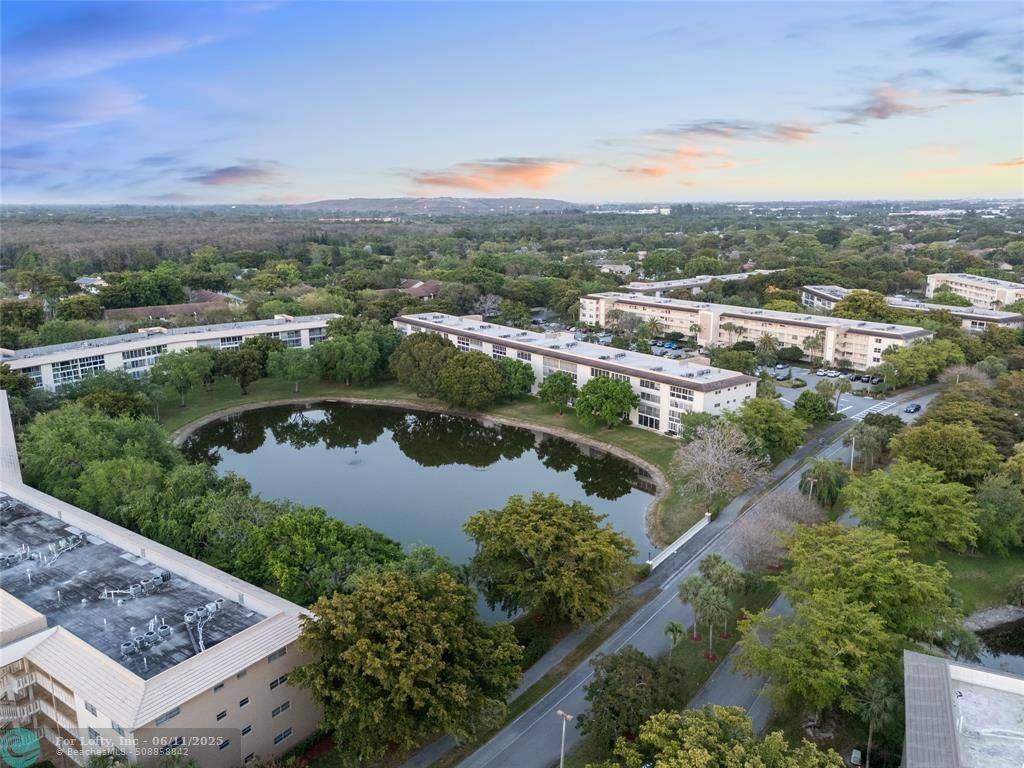 Coconut Creek, FL 33066,2202 LUCAYA BEND #J2