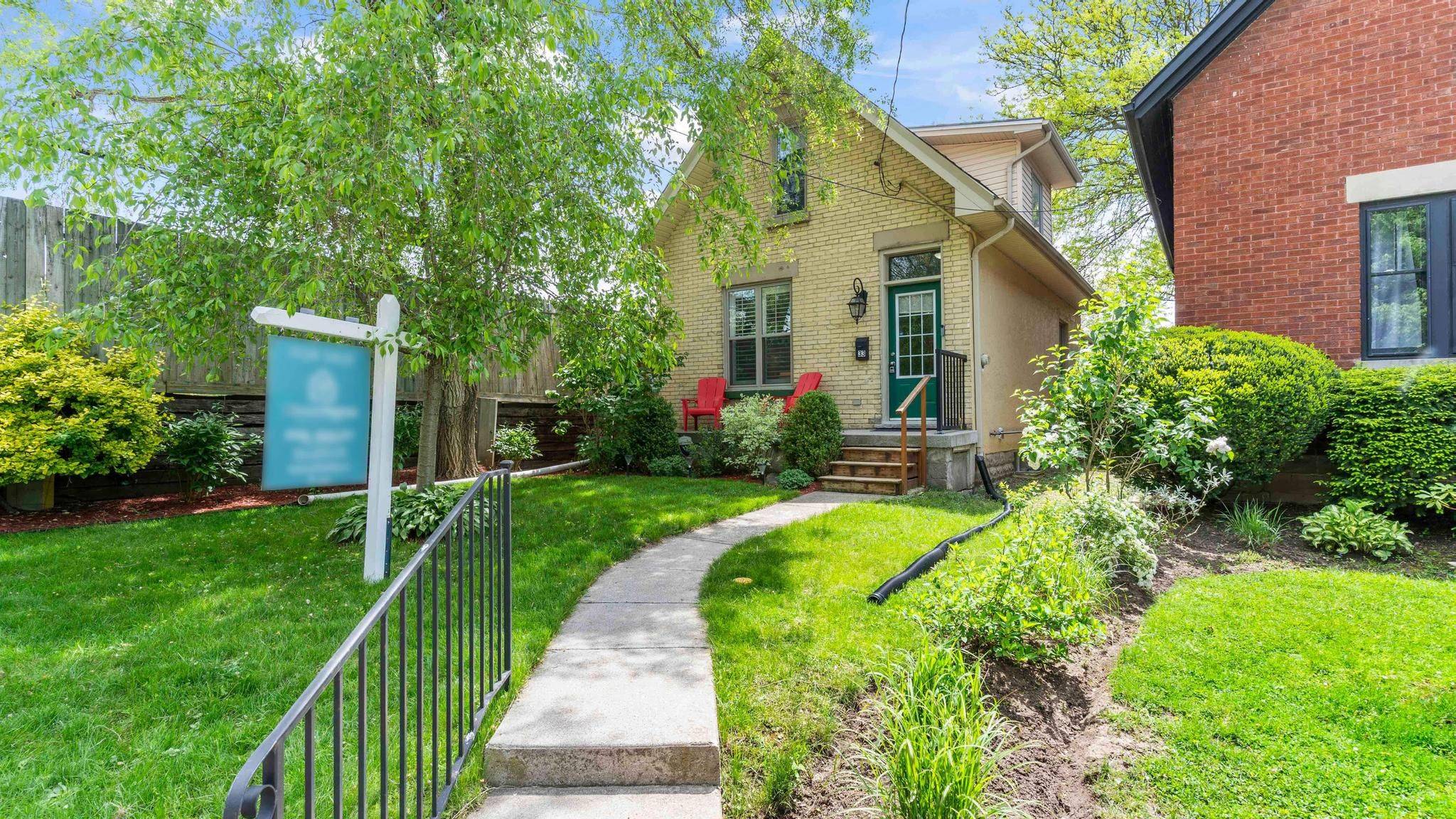 London East, ON N5Y 3M8,33 Carlton AVE