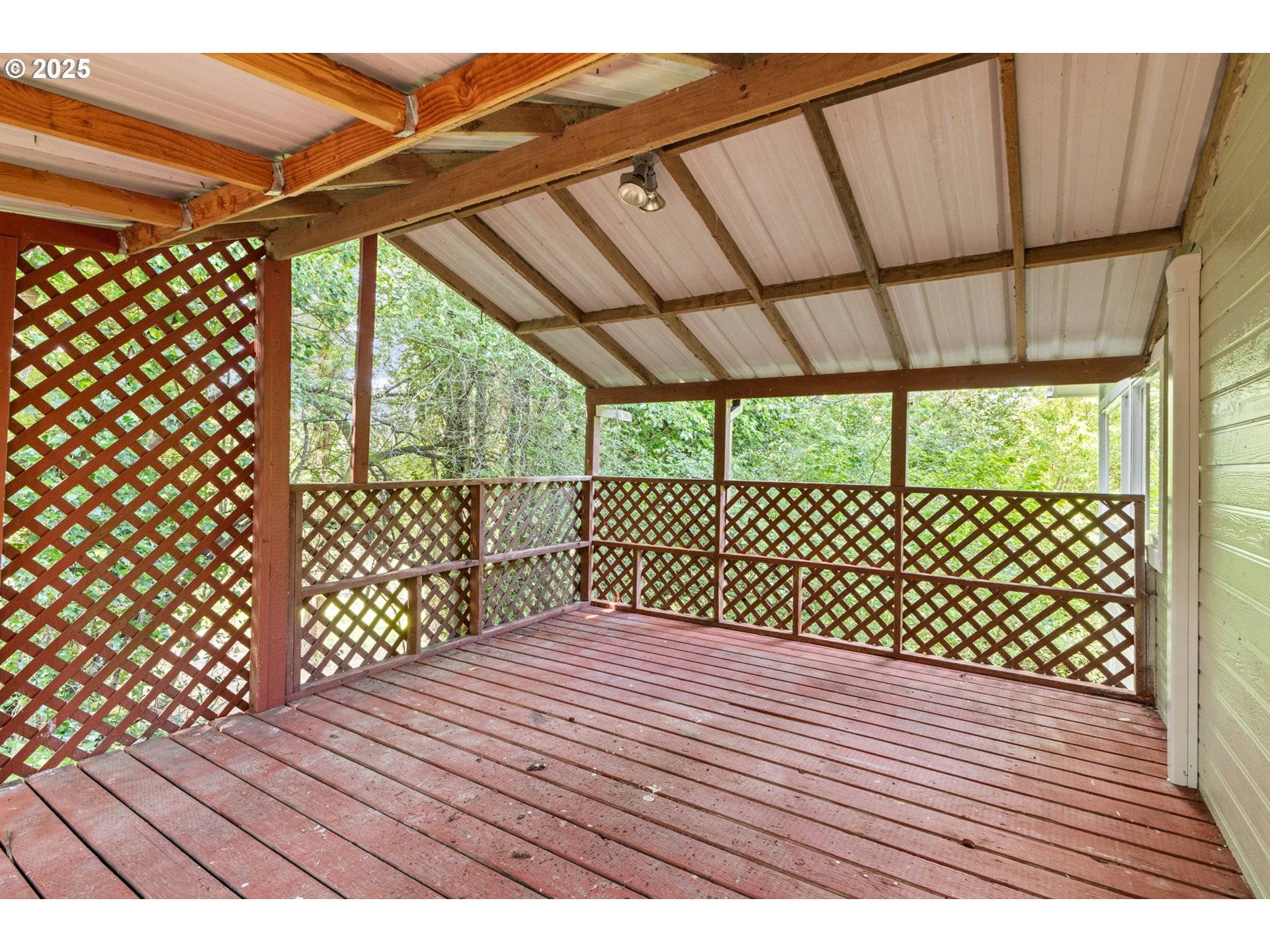 Myrtle Point, OR 97458,512 4TH ST
