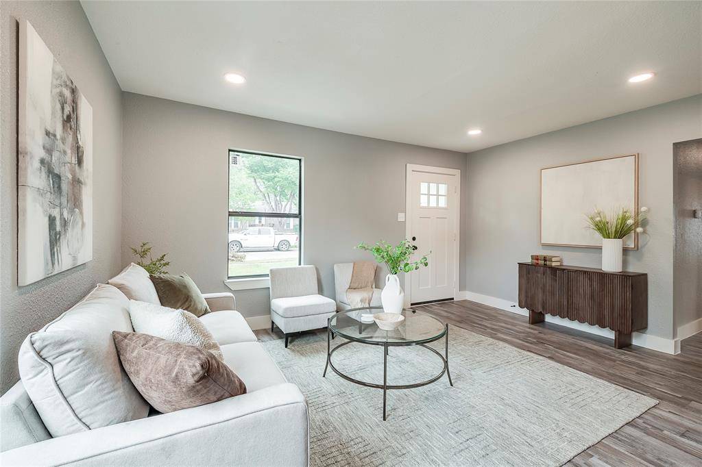 Dallas, TX 75228,10643 Galena Street