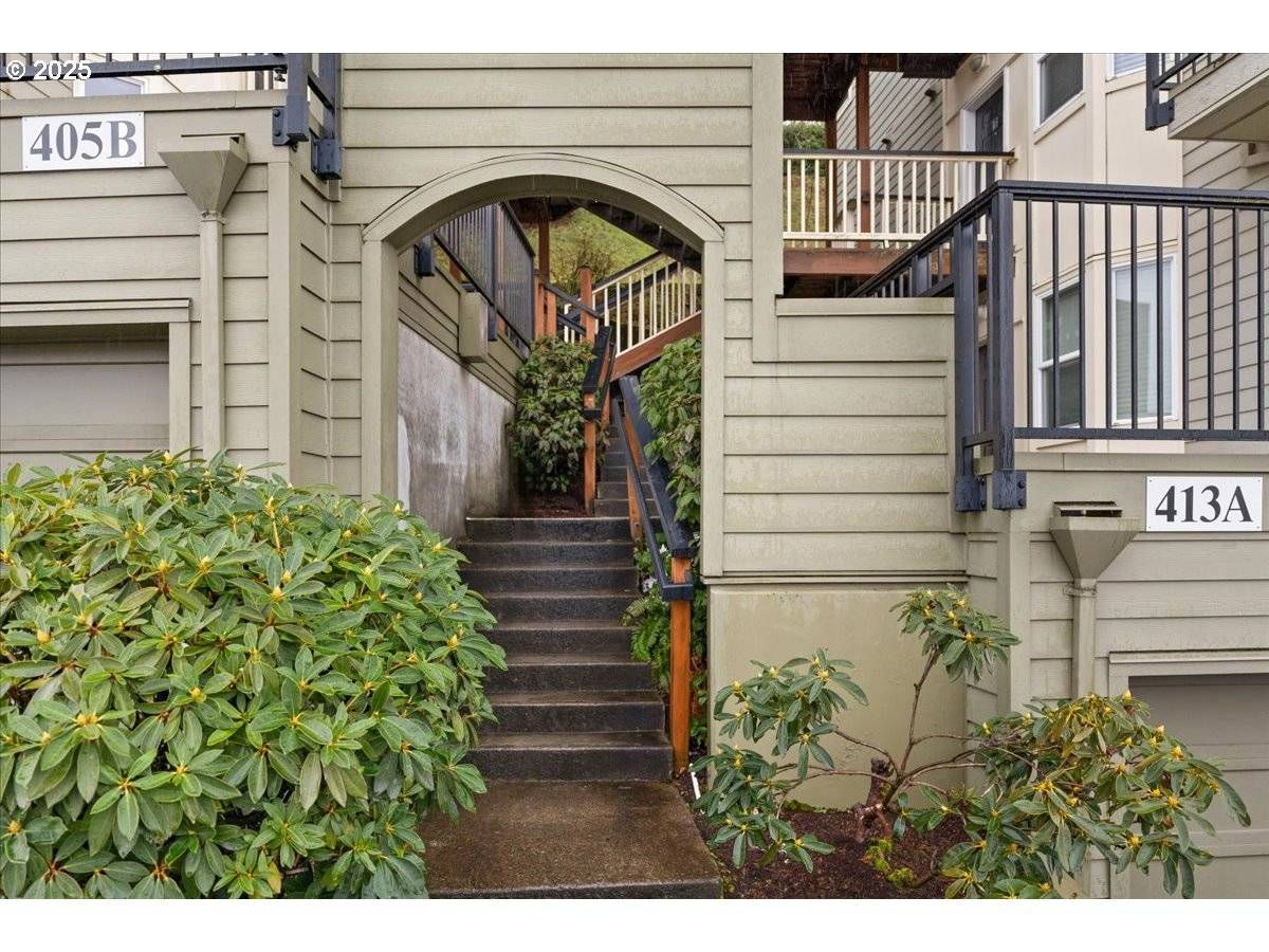 Portland, OR 97210,413 NW UPTOWN TER #2A
