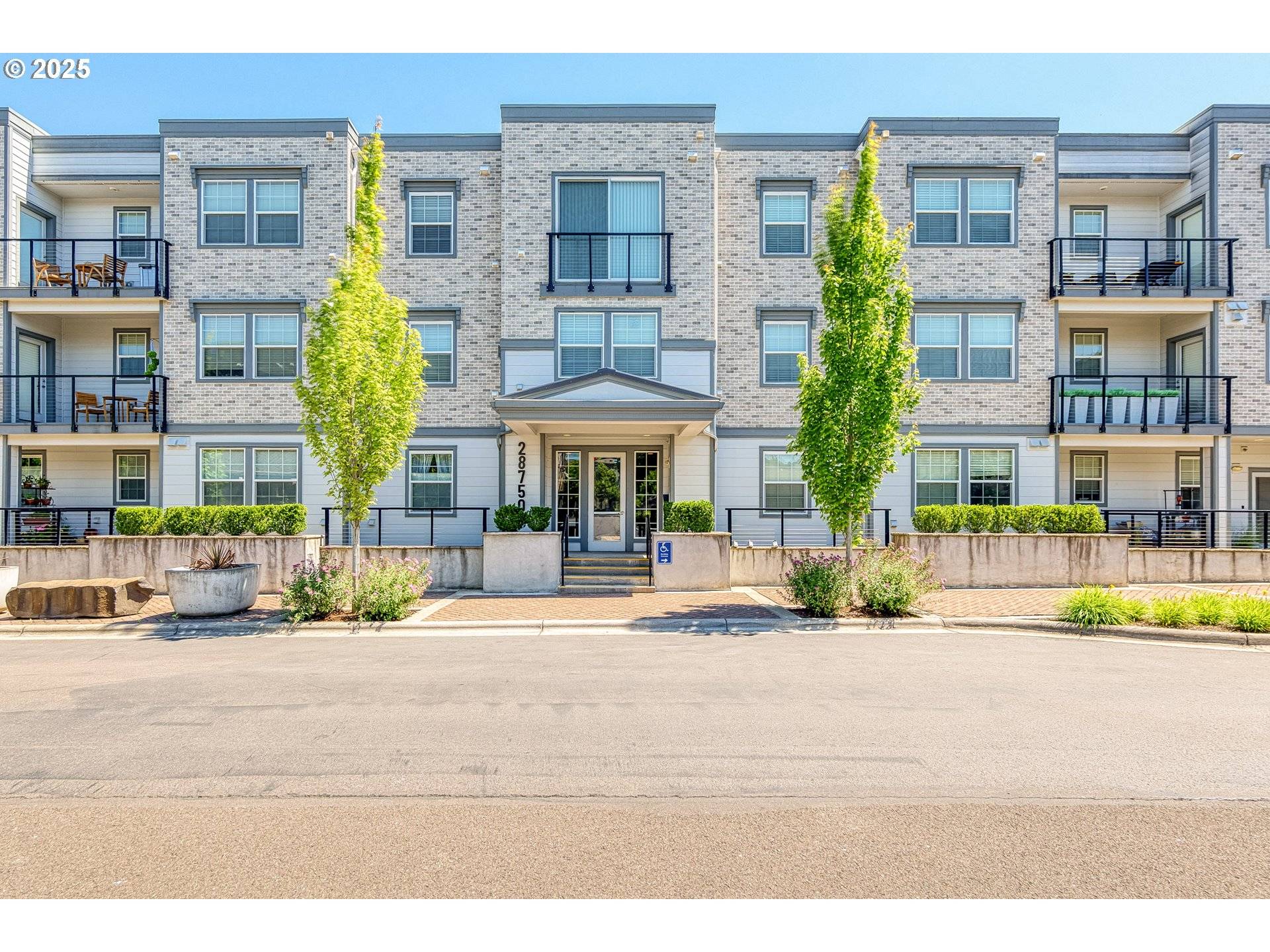 Wilsonville, OR 97070,28750 SW CAMPANILE LN #207