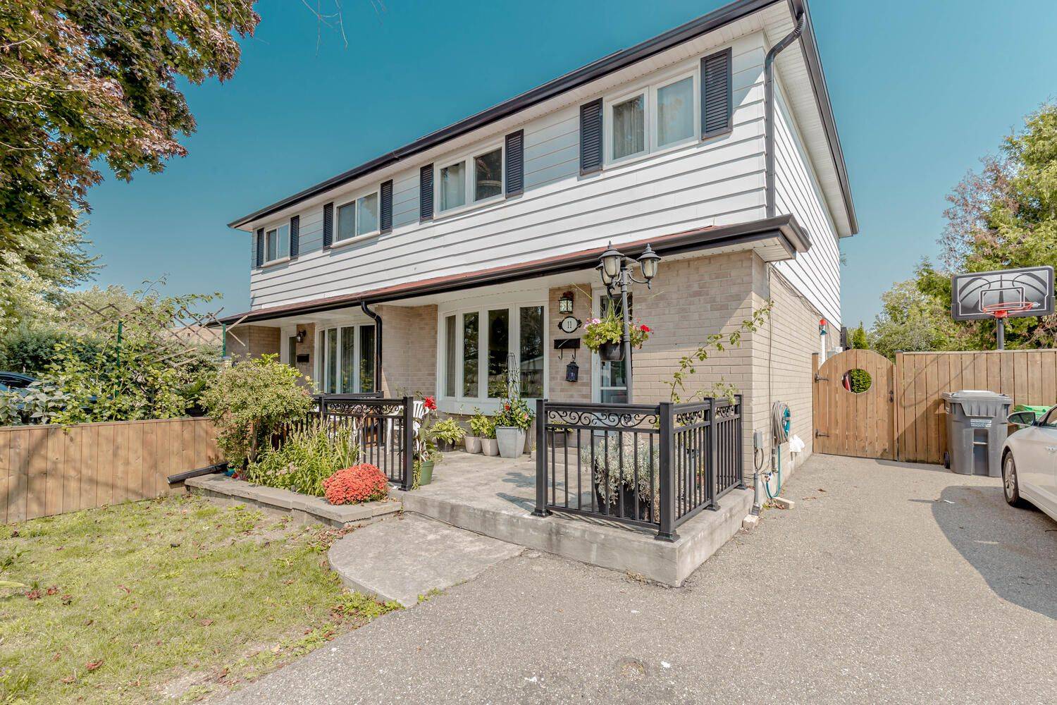 Brampton, ON L6S 1H9,11 Glenmore CRES