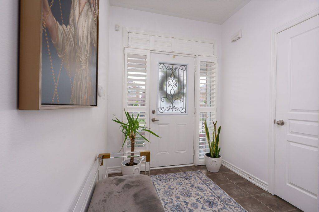 Mississauga, ON L5M 0N1,5550 Meadowcrest AVE
