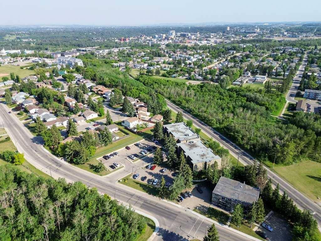 Red Deer, AB T4N 6G2,103 Hermary ST #256