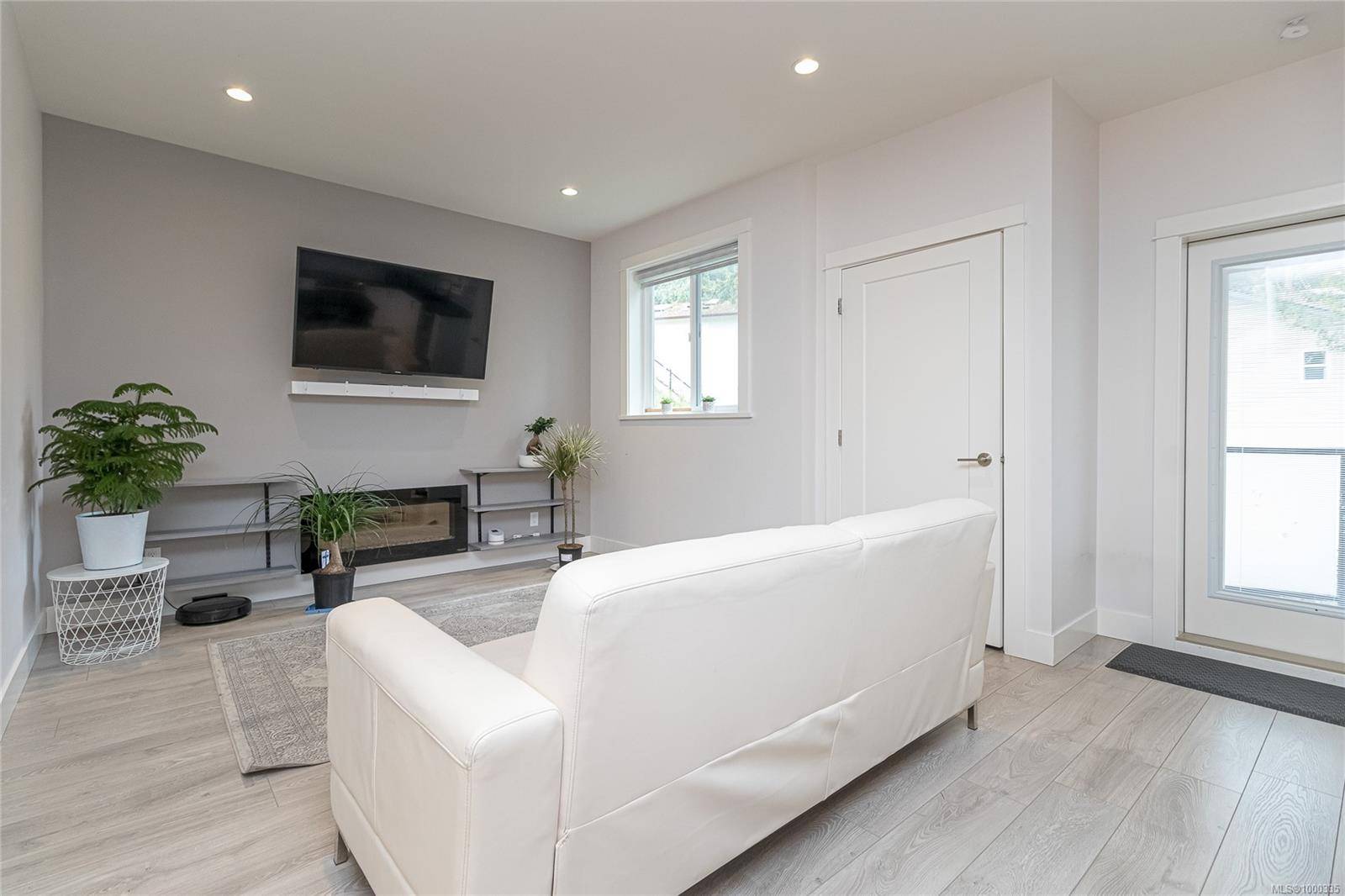 Langford, BC V9C 2P3,3322 Mesa Pl