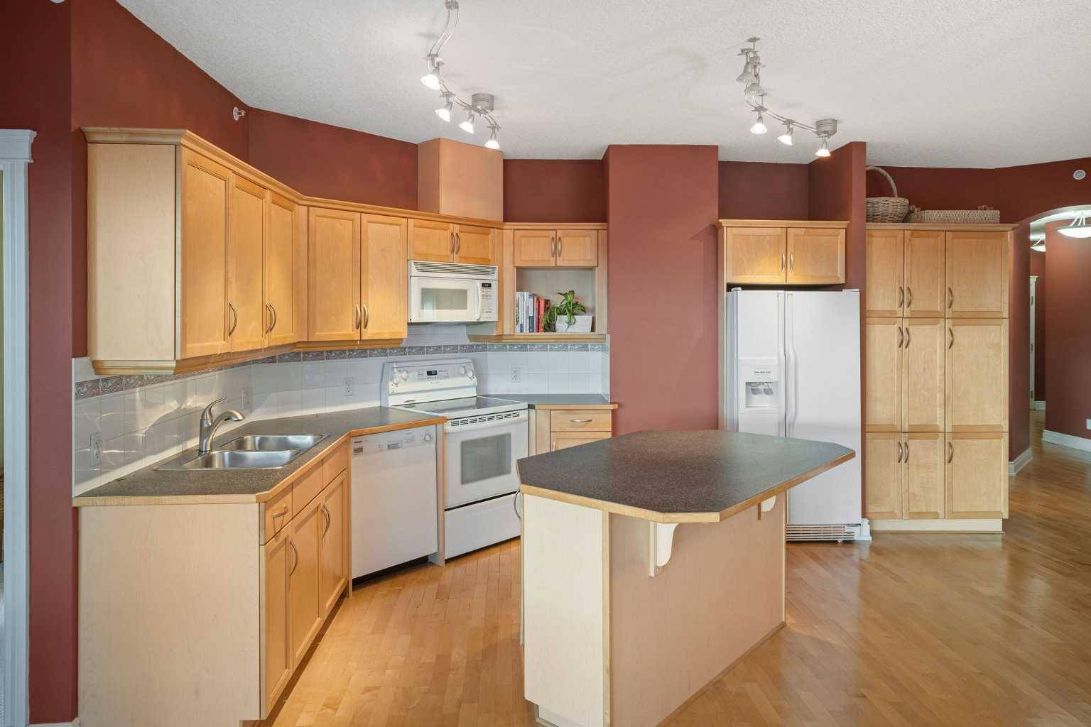 Calgary, AB T2N 1Z4,4 14 ST NW #401
