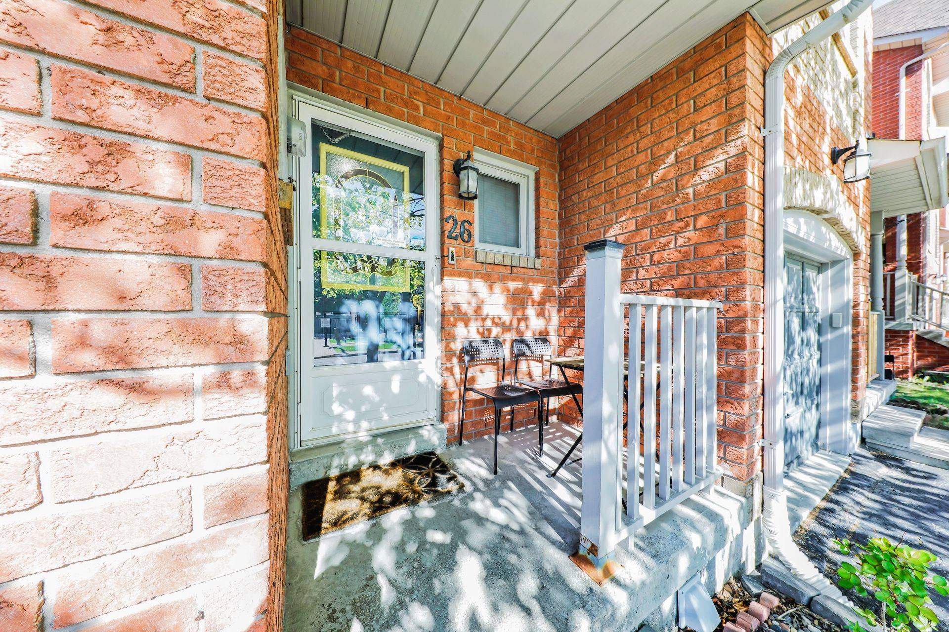 Pickering, ON L1V 6Z4,1867 Kingston RD #26