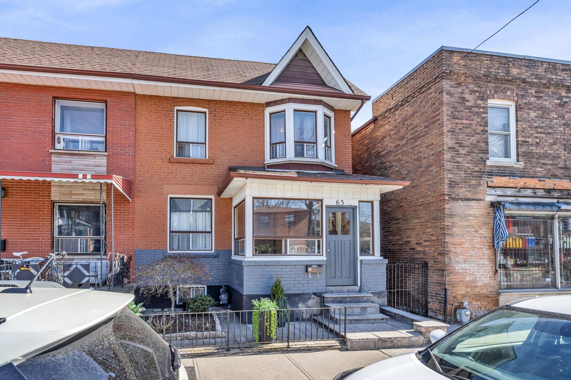 Toronto W02, ON M6H 1W5,63 Hallam ST