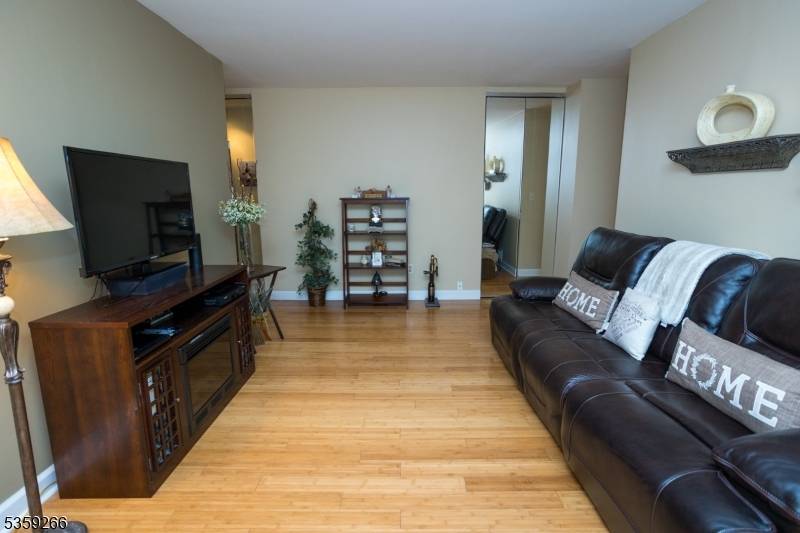 Nutley Twp., NJ 07110,462 F River Road C6206 #F