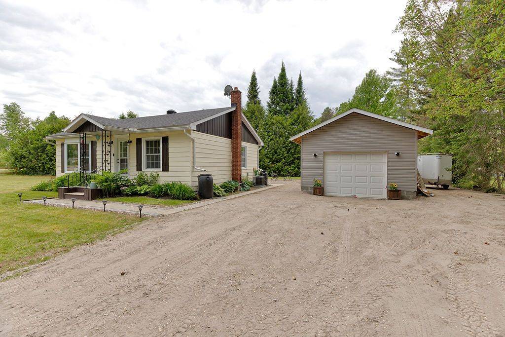 Laurentian Hills, ON K0J 1J0,22 Martin ST