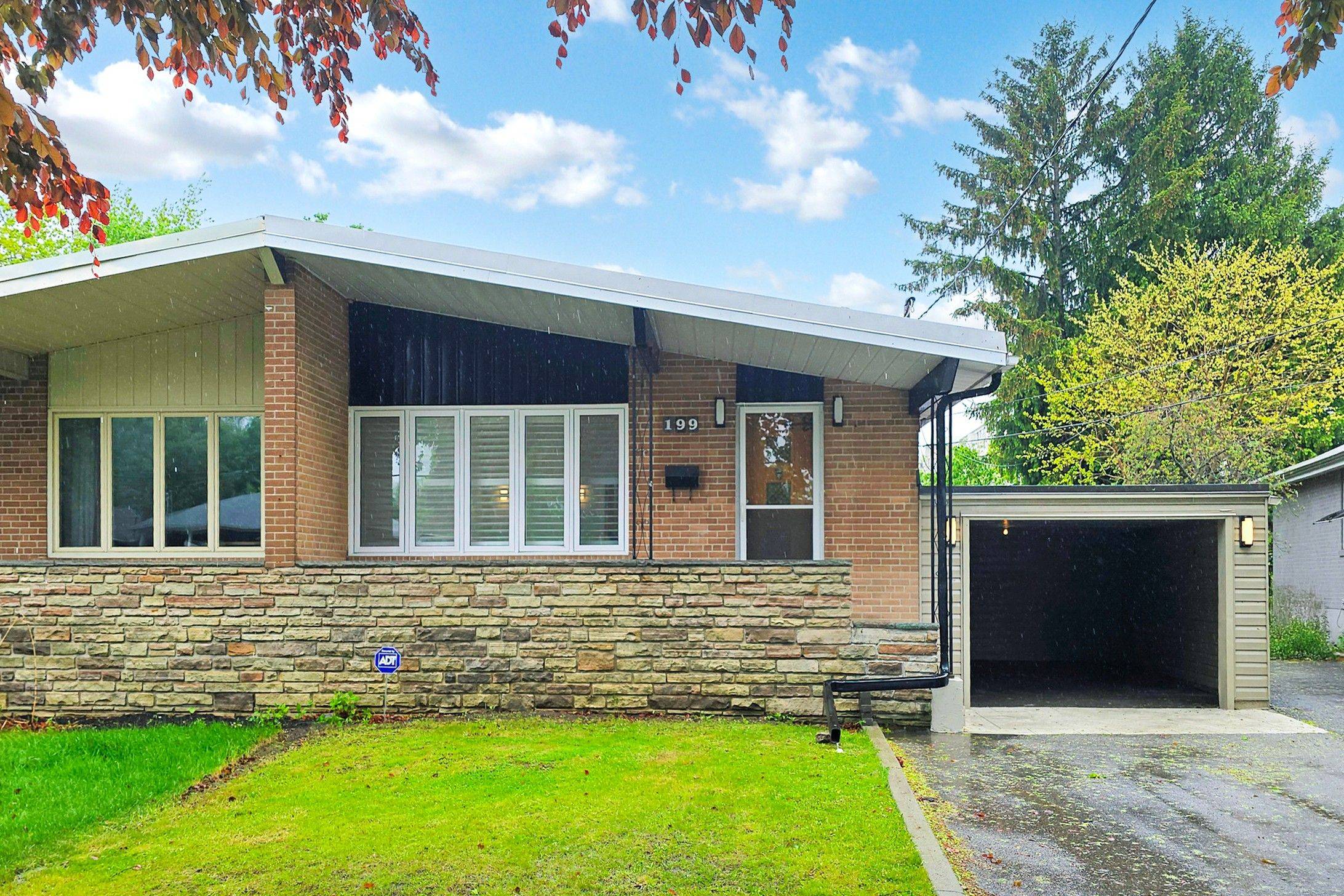 Toronto C13, ON M4A 1V5,199 Sweeney DR