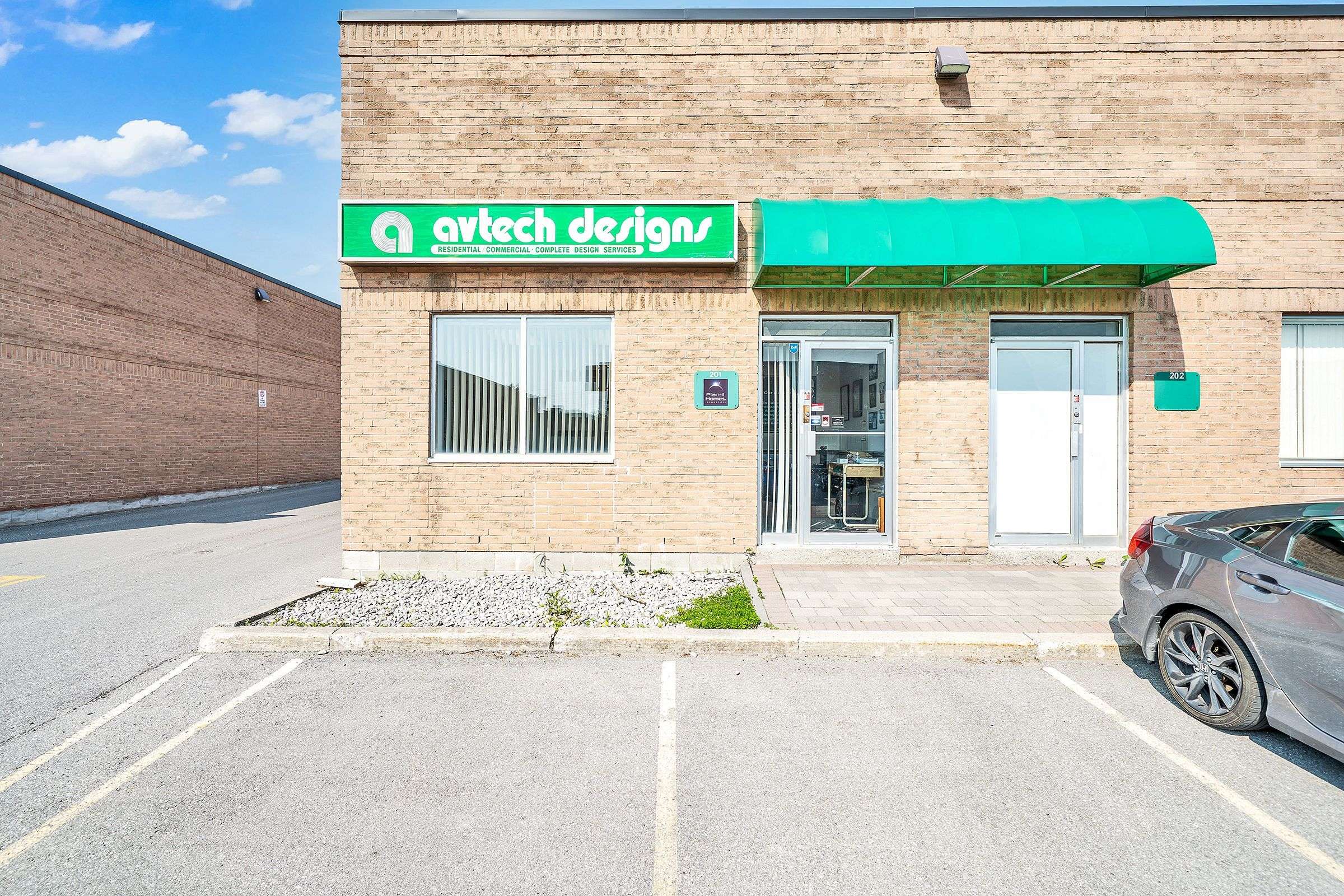 Pickering, ON L1W 3V4,1885 Clements RD #201