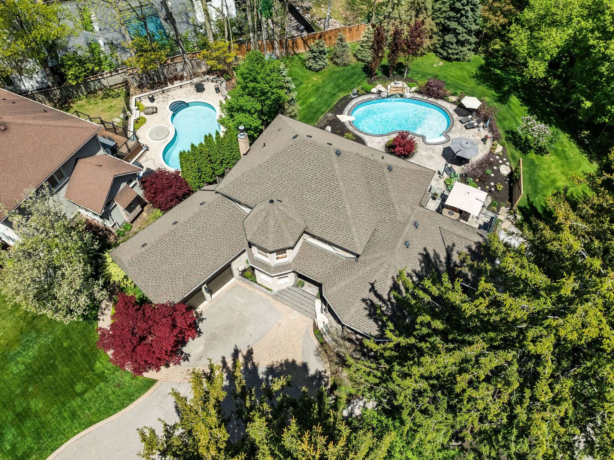 Pickering, ON L1W 2B8,507 Rougemount DR