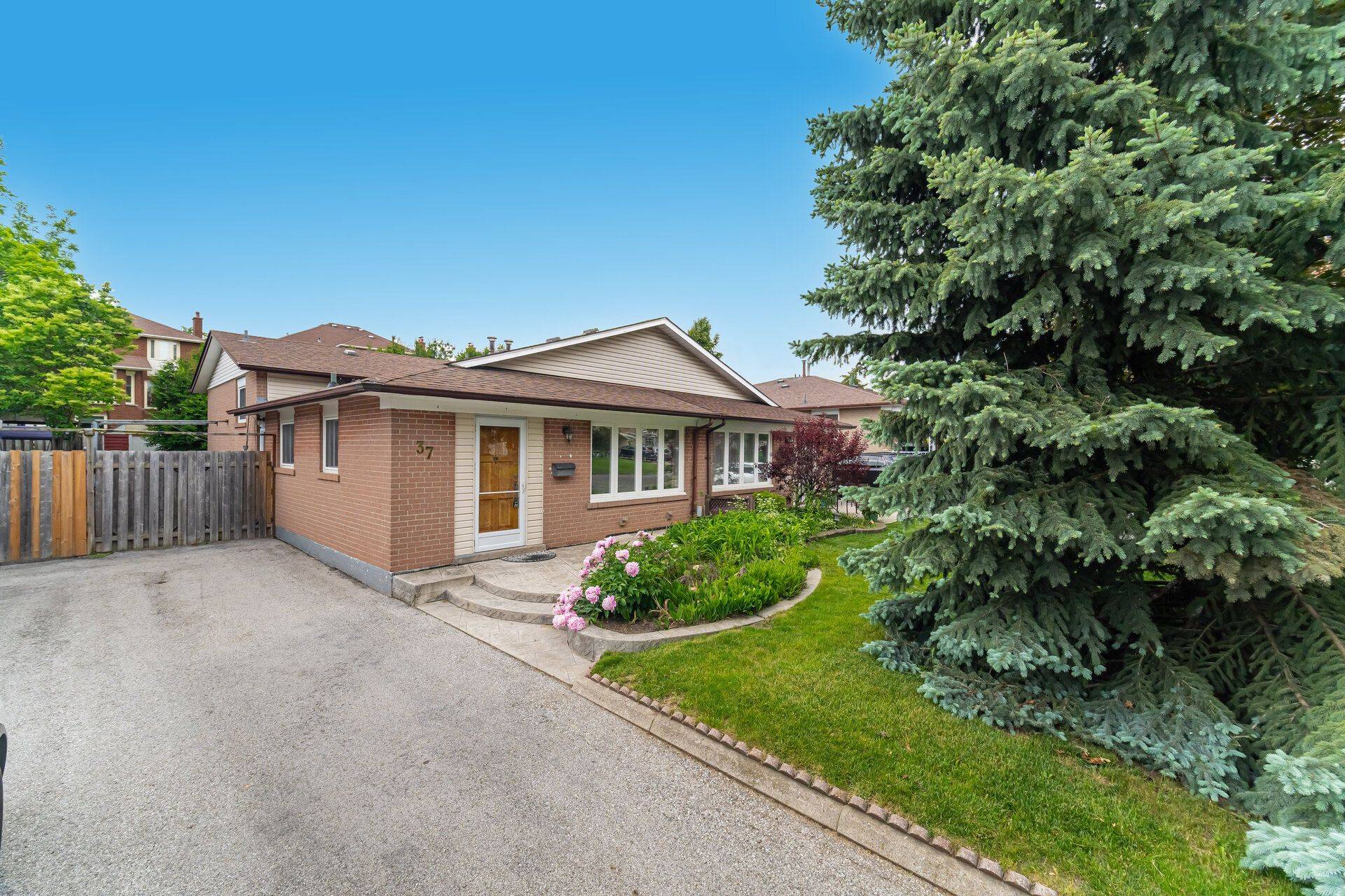 Brampton, ON L6X 2K9,37 Welbeck DR