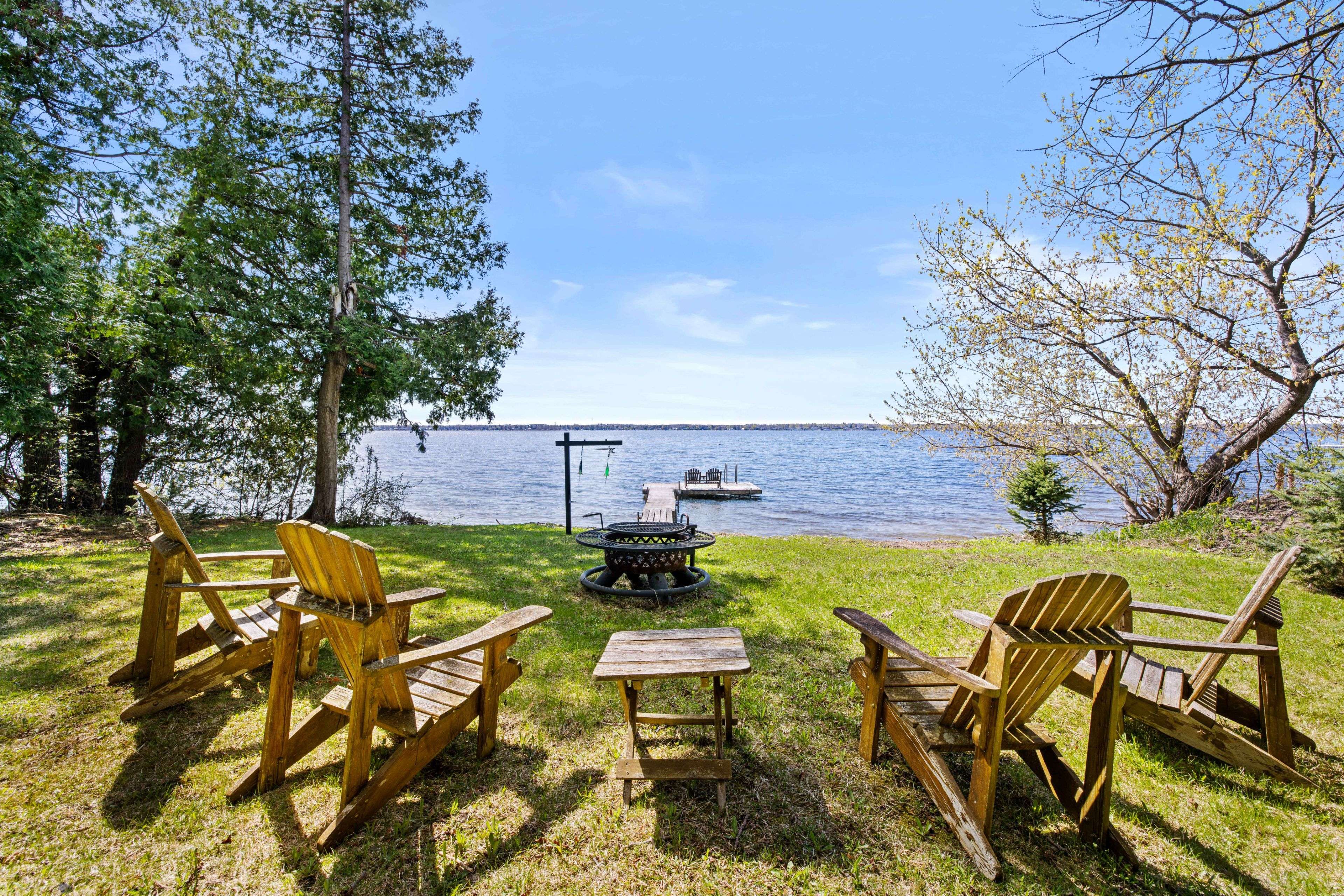 Kawartha Lakes, ON K9V 4R6,53 Rustic Bay ST