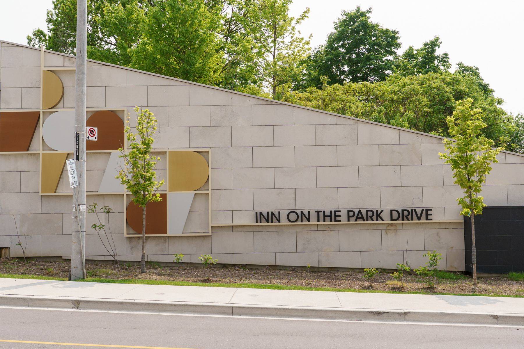 Toronto C13, ON M3C 2J7,10 Inn on the Park N/A W #1101
