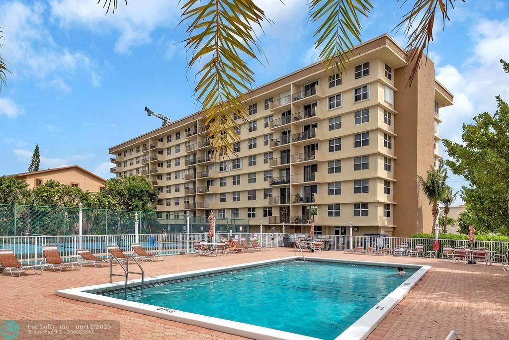Pompano Beach, FL 33062,1009 N Ocean Blvd  #211
