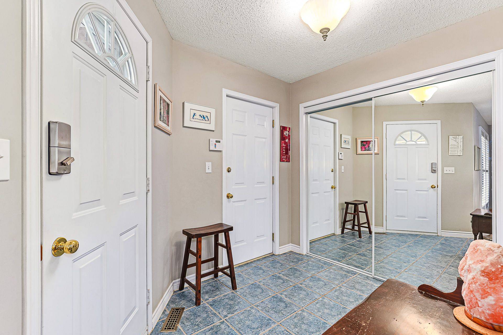 Collingwood, ON L9Y 4T1,38 Bush ST