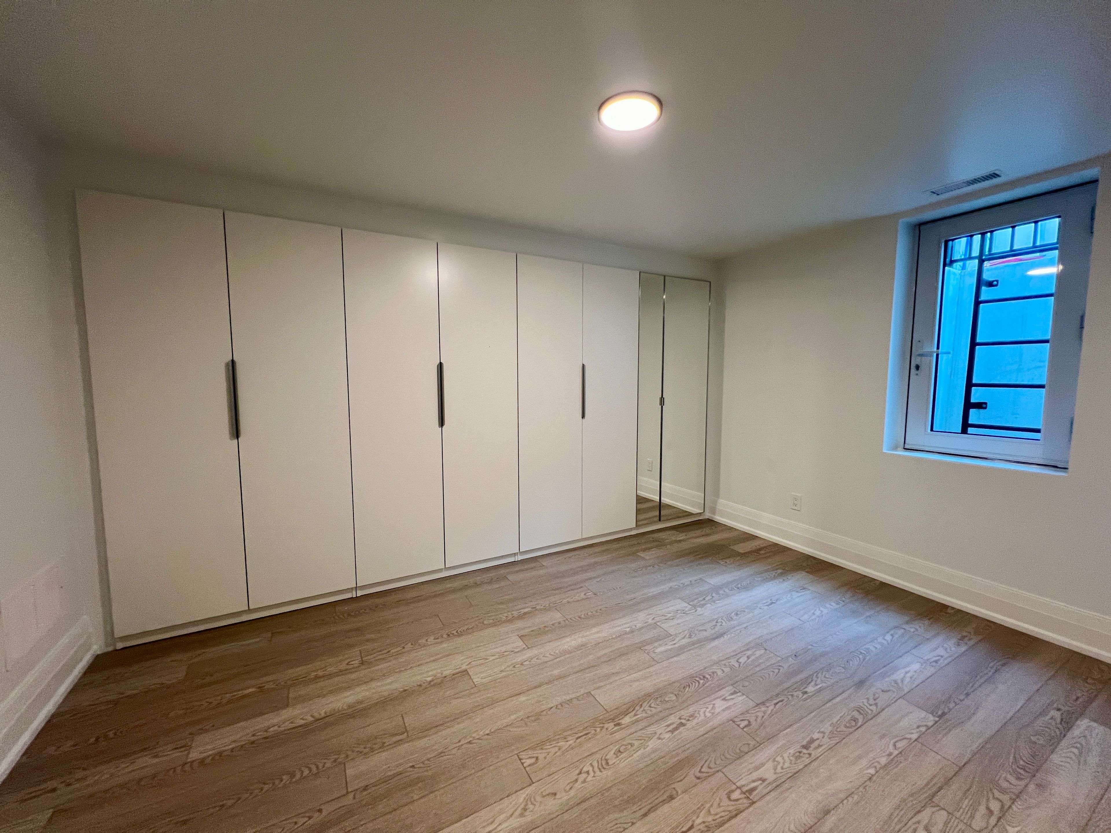 Mississauga, ON L5C 2X1,919 Sami ST