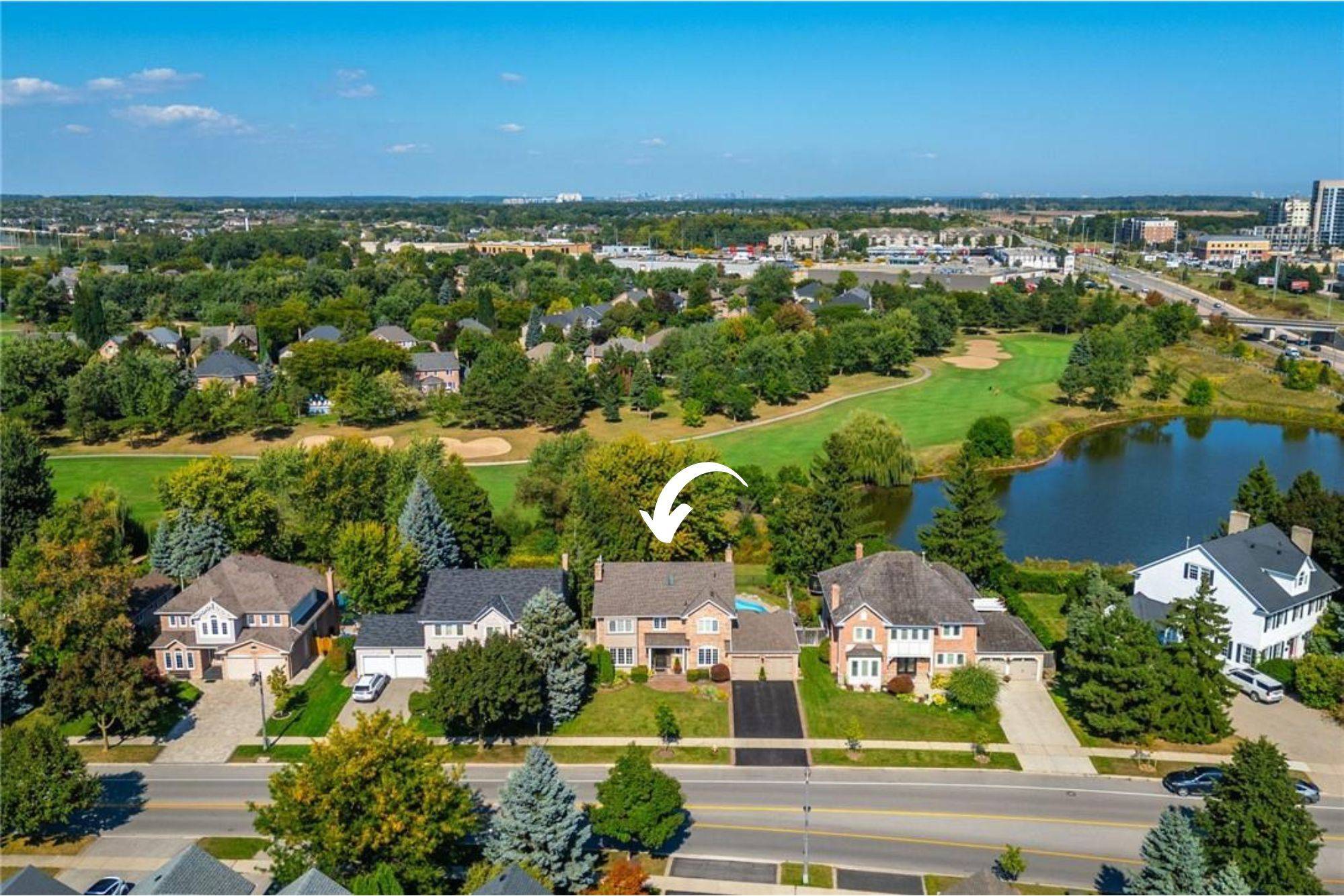 Burlington, ON L7M 3Z2,2049 Country Club DR