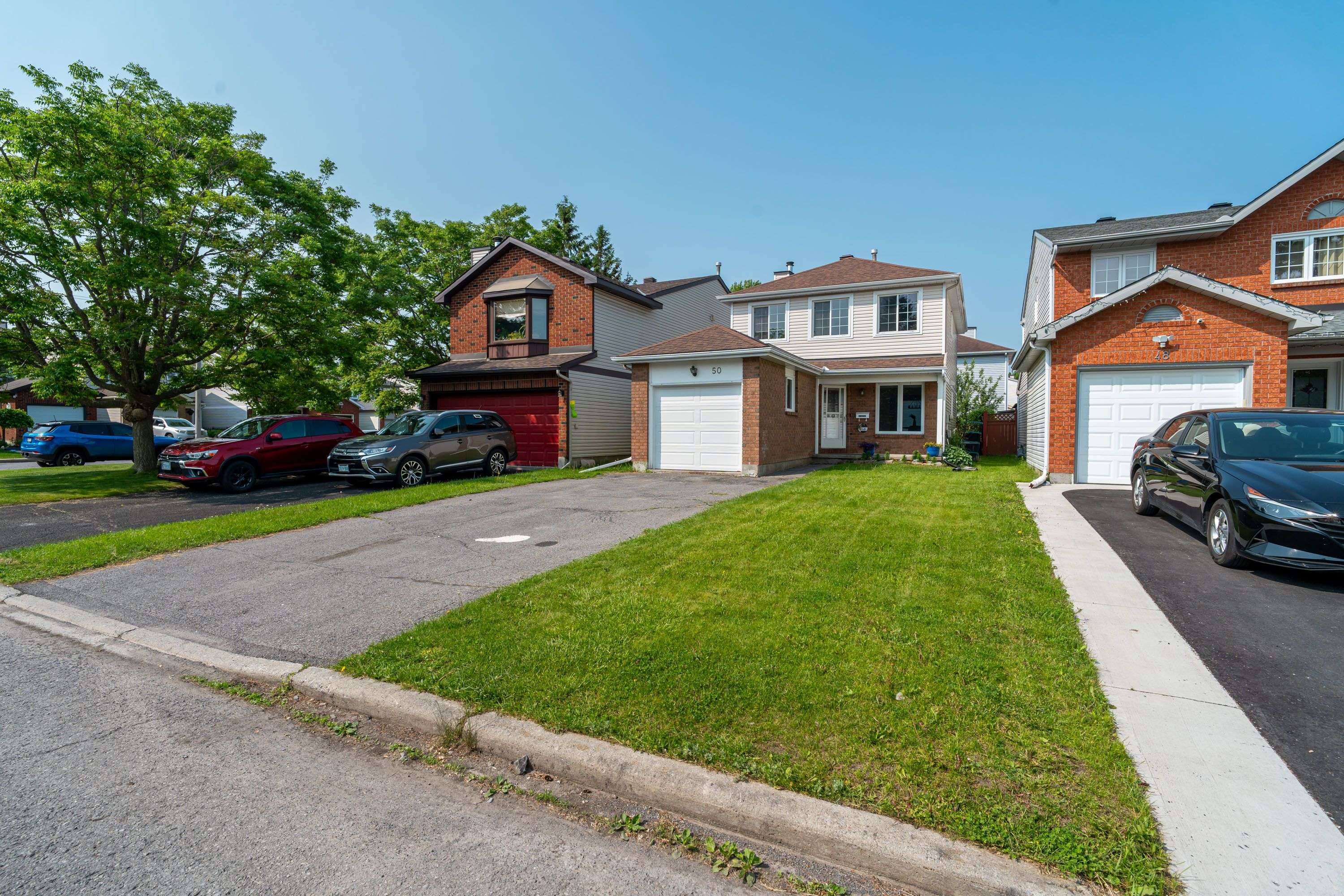 Hunt Club - South Keys And Area, ON K1G 5L3,50 Saddle CRES