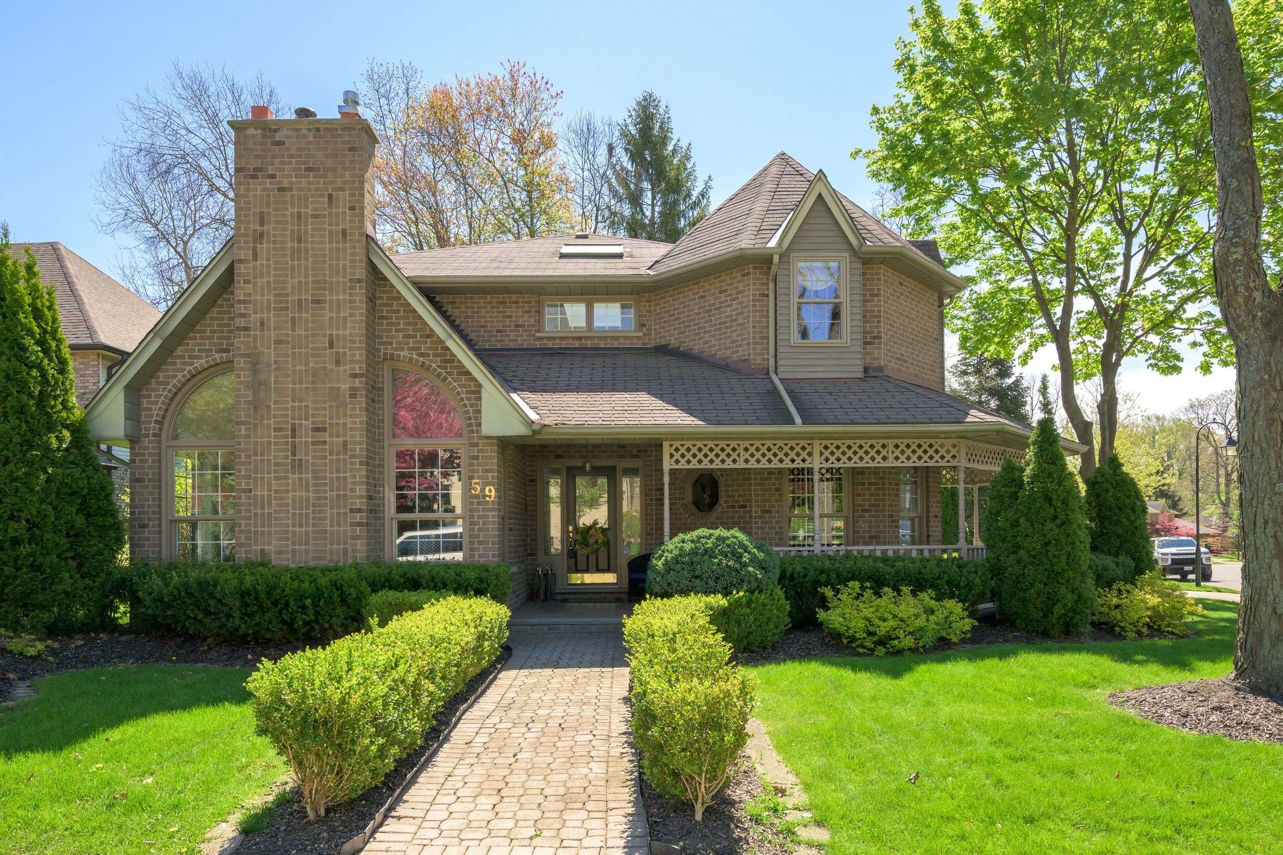 London South, ON N6K 4B1,59 Heathdale CT