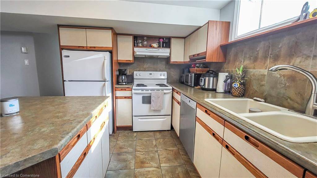 Kitchener, ON N2M 3A3,326 Victoria ST S #B
