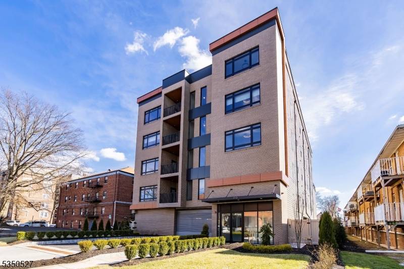 Elizabeth City, NJ 07202,310 W Jersey St #306