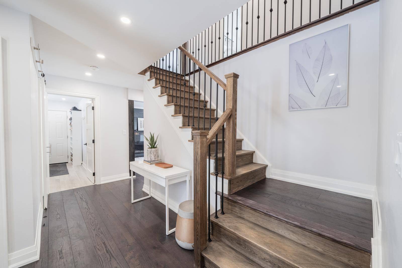 Whitchurch-stouffville, ON L4A 7X4,46 Iroquois DR