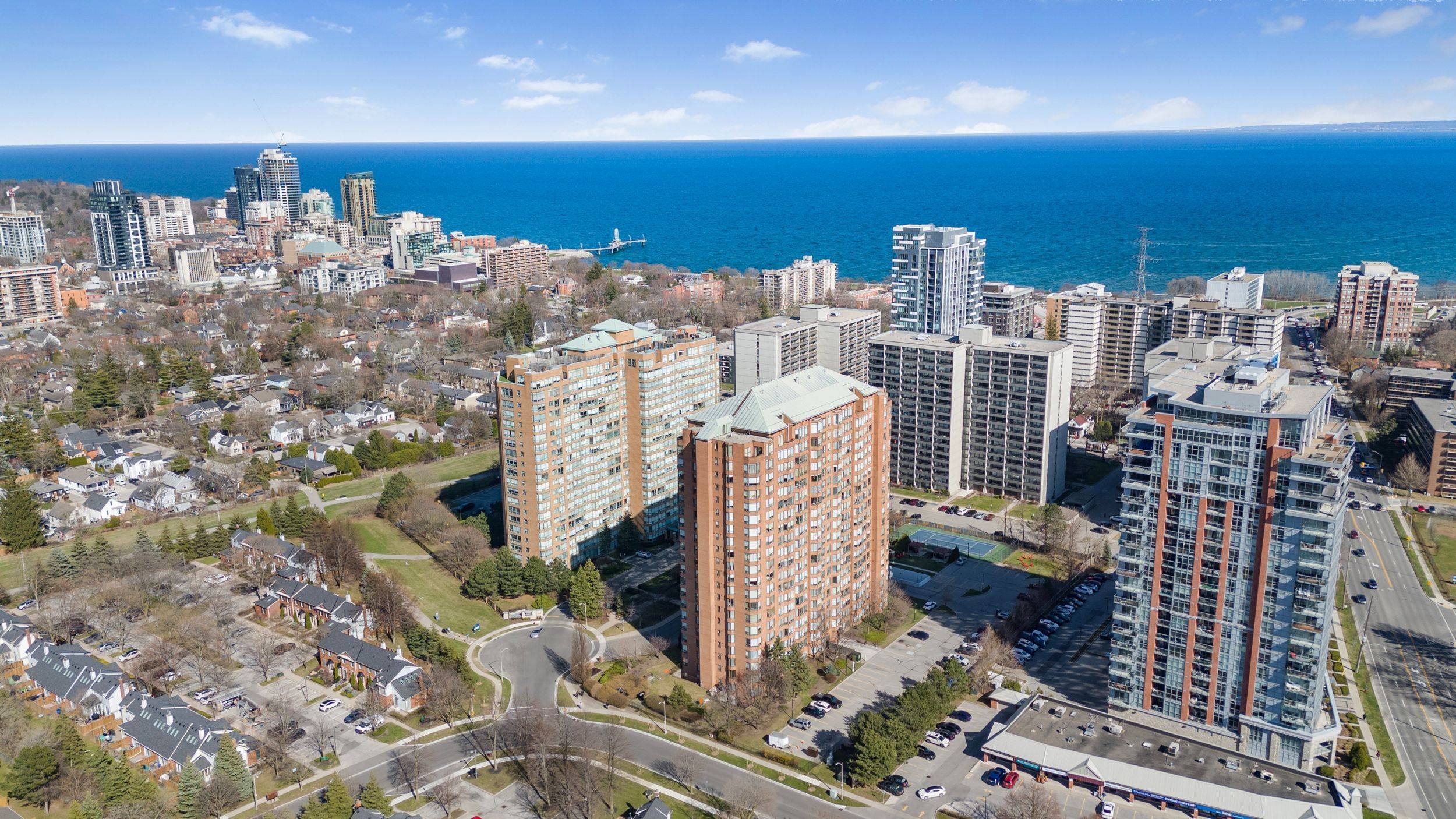 Burlington, ON L7S 2J3,1270 Maple Crossing BLVD #208