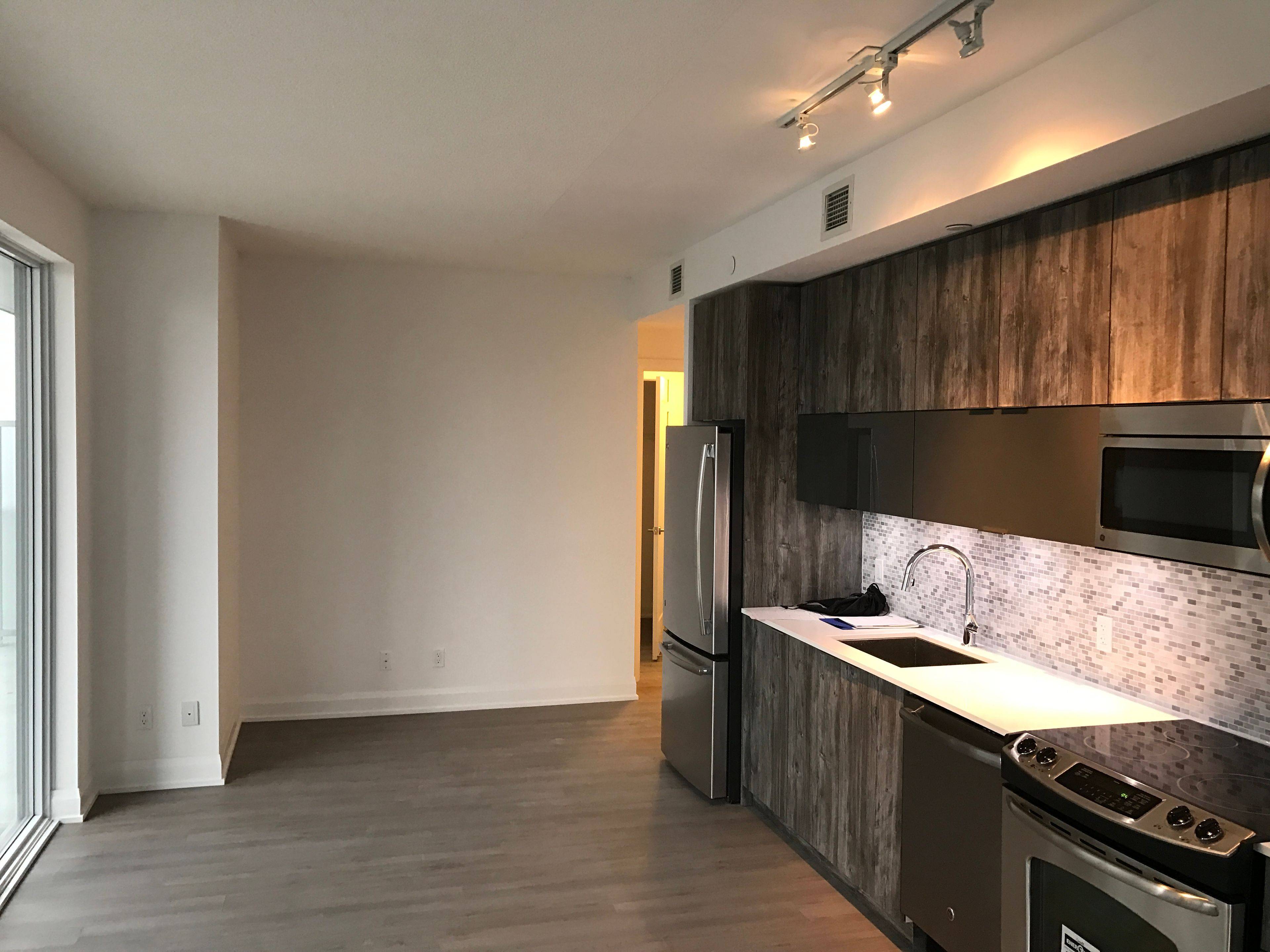 Toronto W06, ON M8V 0C5,56 Annie Craig DR #602