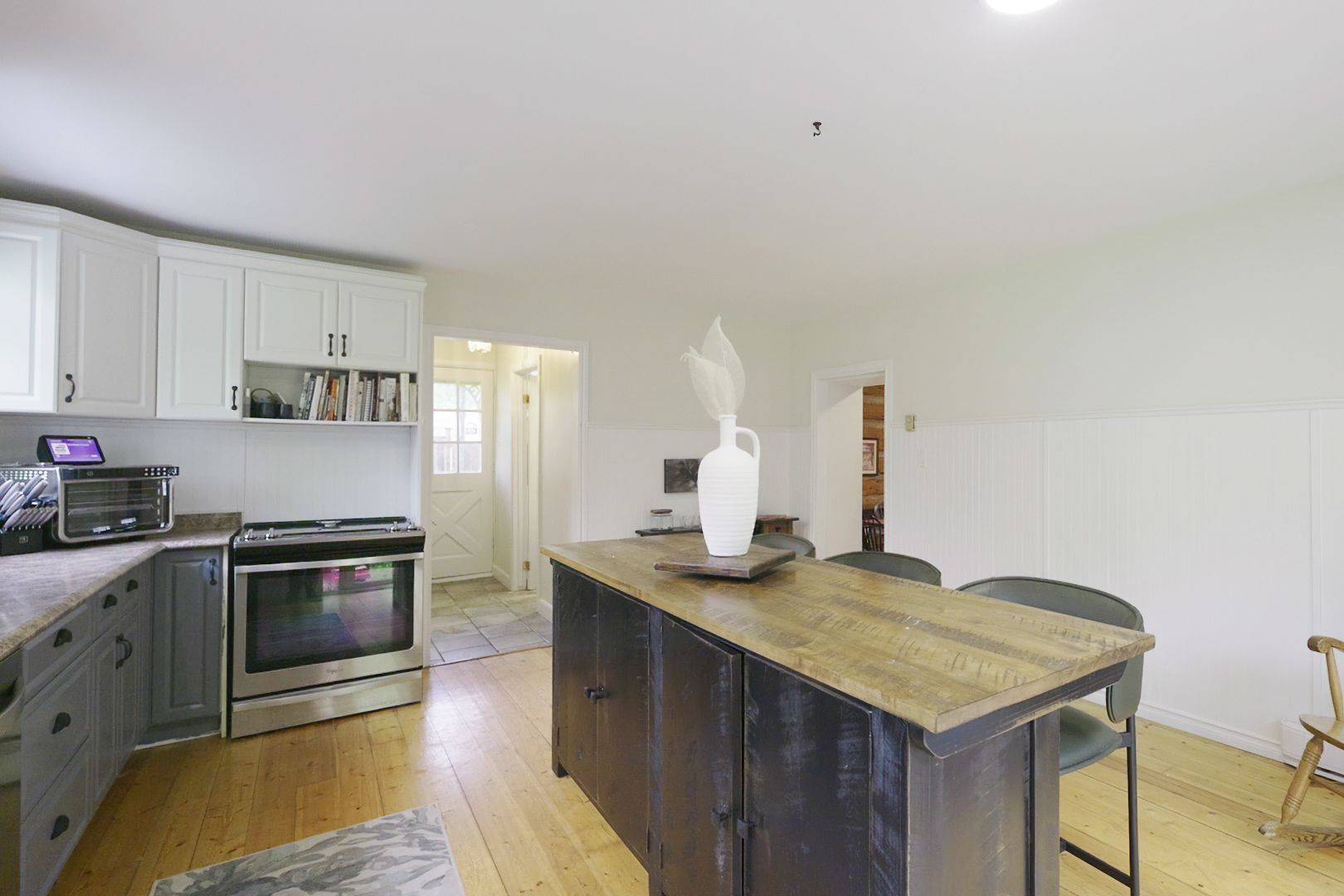 Kawartha Lakes, ON K0L 2W0,70 Cowans CRES