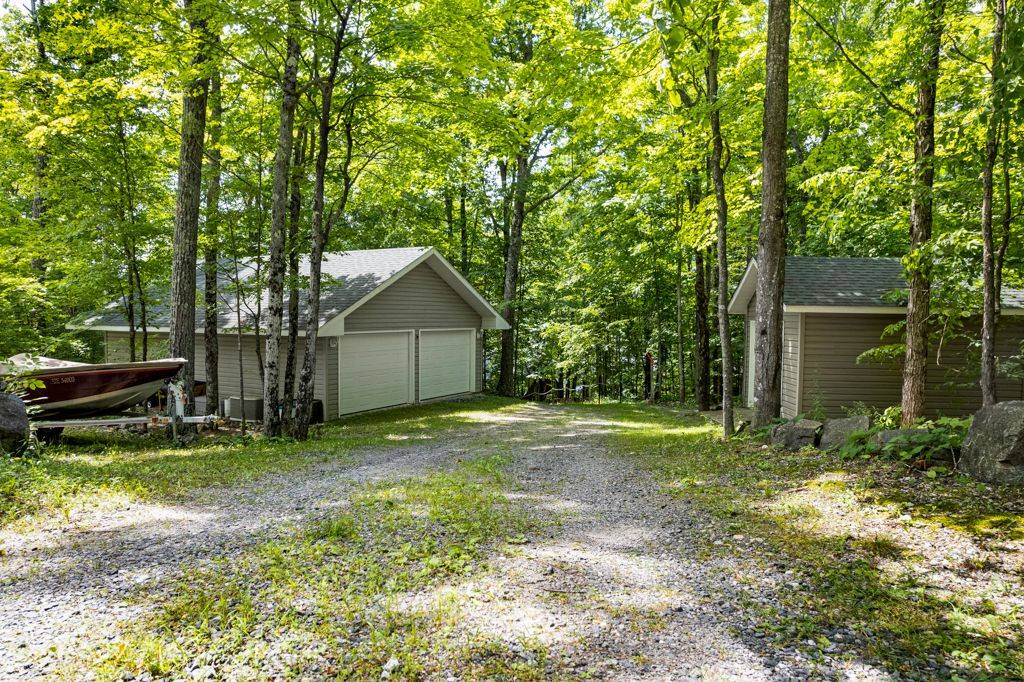 Lanark Highlands, ON K0G 1K0,399 Hardwood RDG
