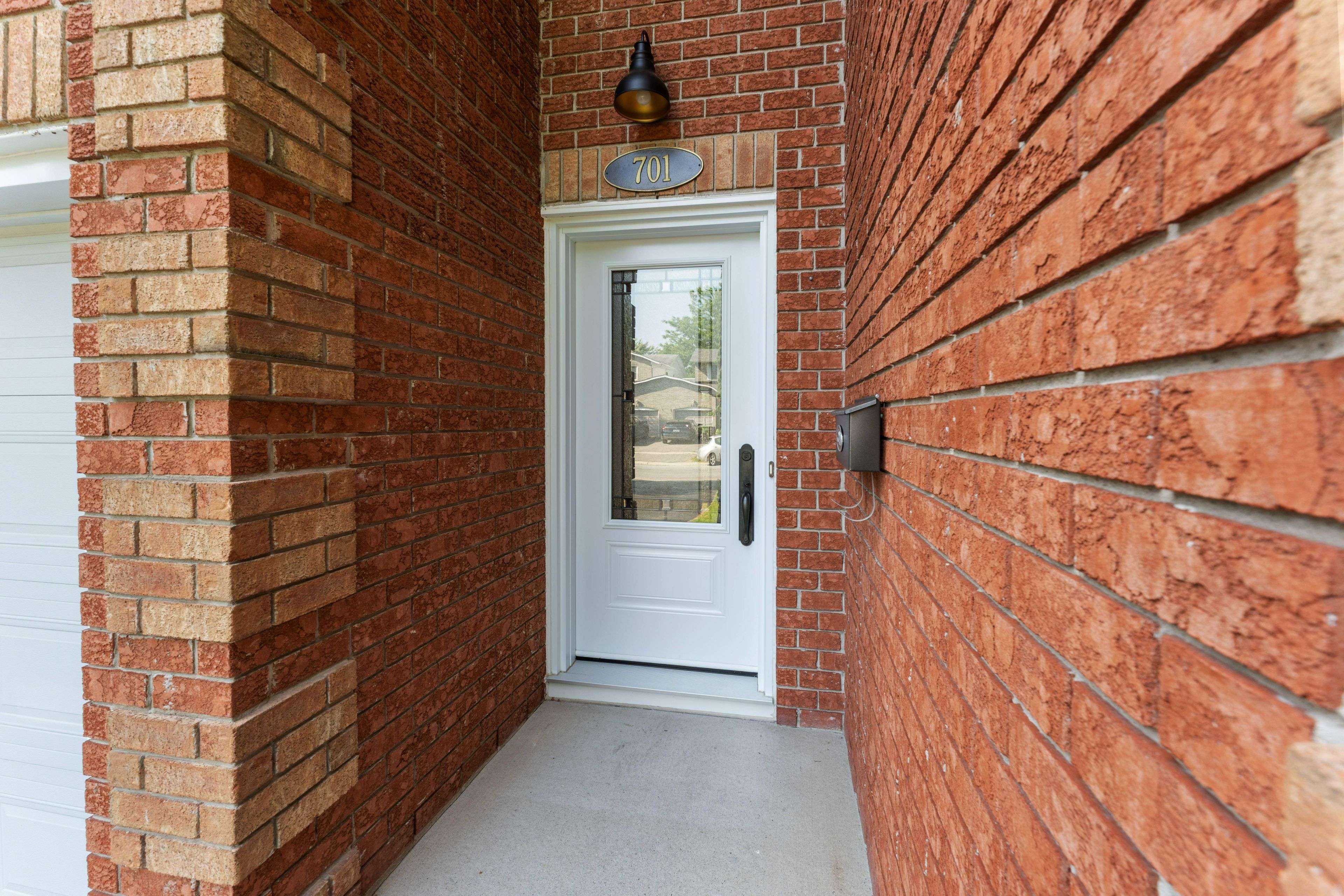 Kingston, ON K7M 7X5,701 Davis DR #8