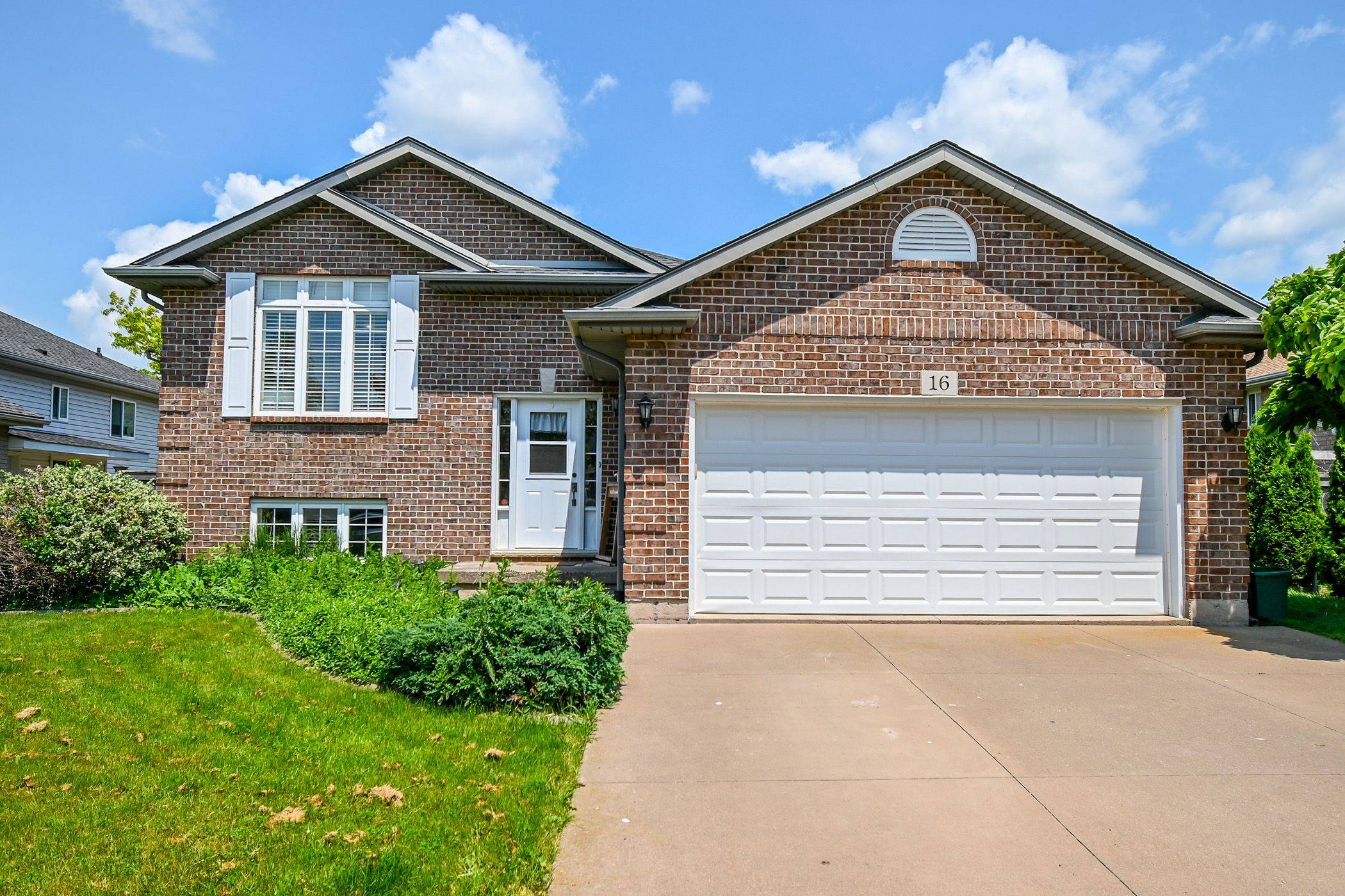 Welland, ON L3C 7C4,16 WELLANDVALE DR