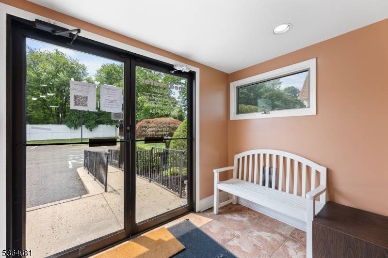 Edison Twp., NJ 08820,1813 Oak Tree Rd