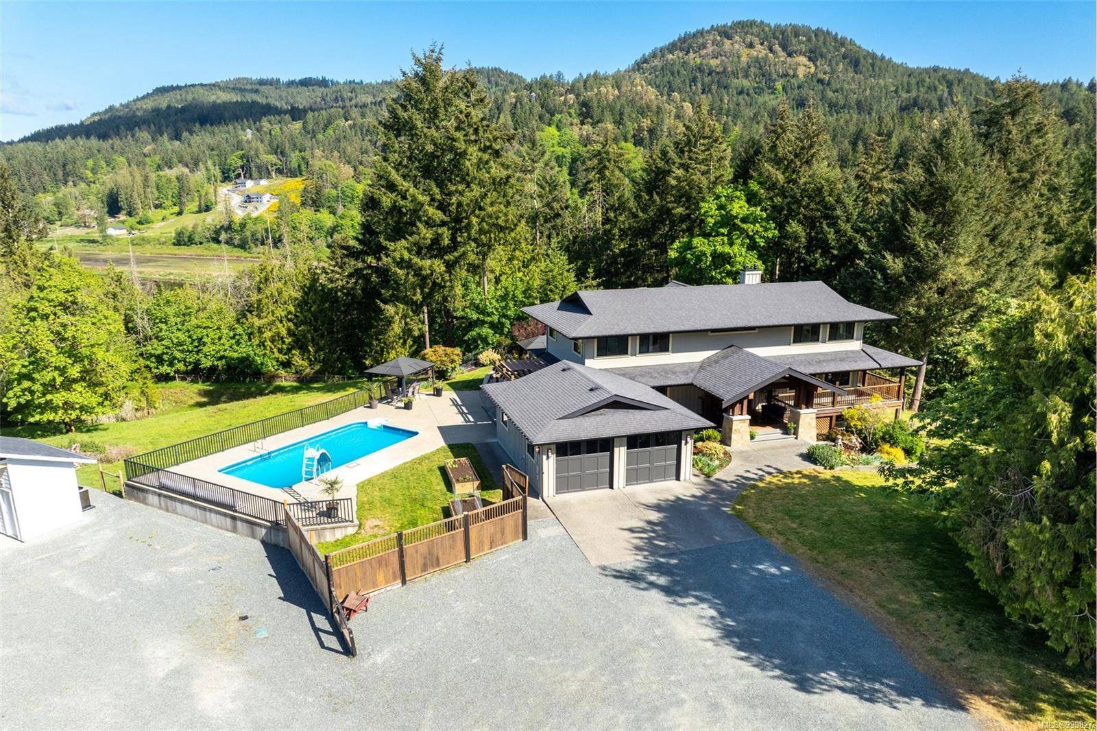 Duncan, BC V9L 5W4,7136/7138 Richards Trail