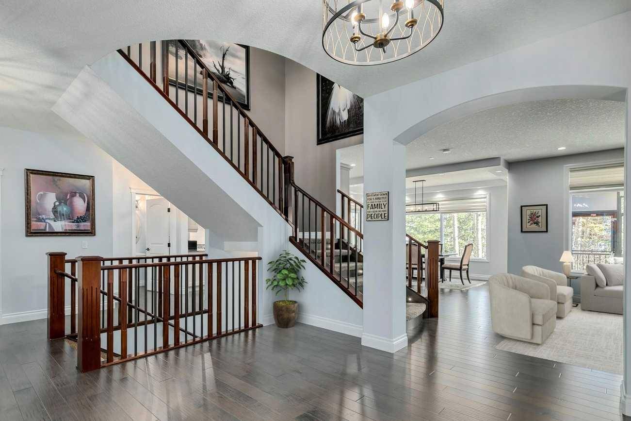 Calgary, AB T3E 5W8,130 Wentwillow LN SW