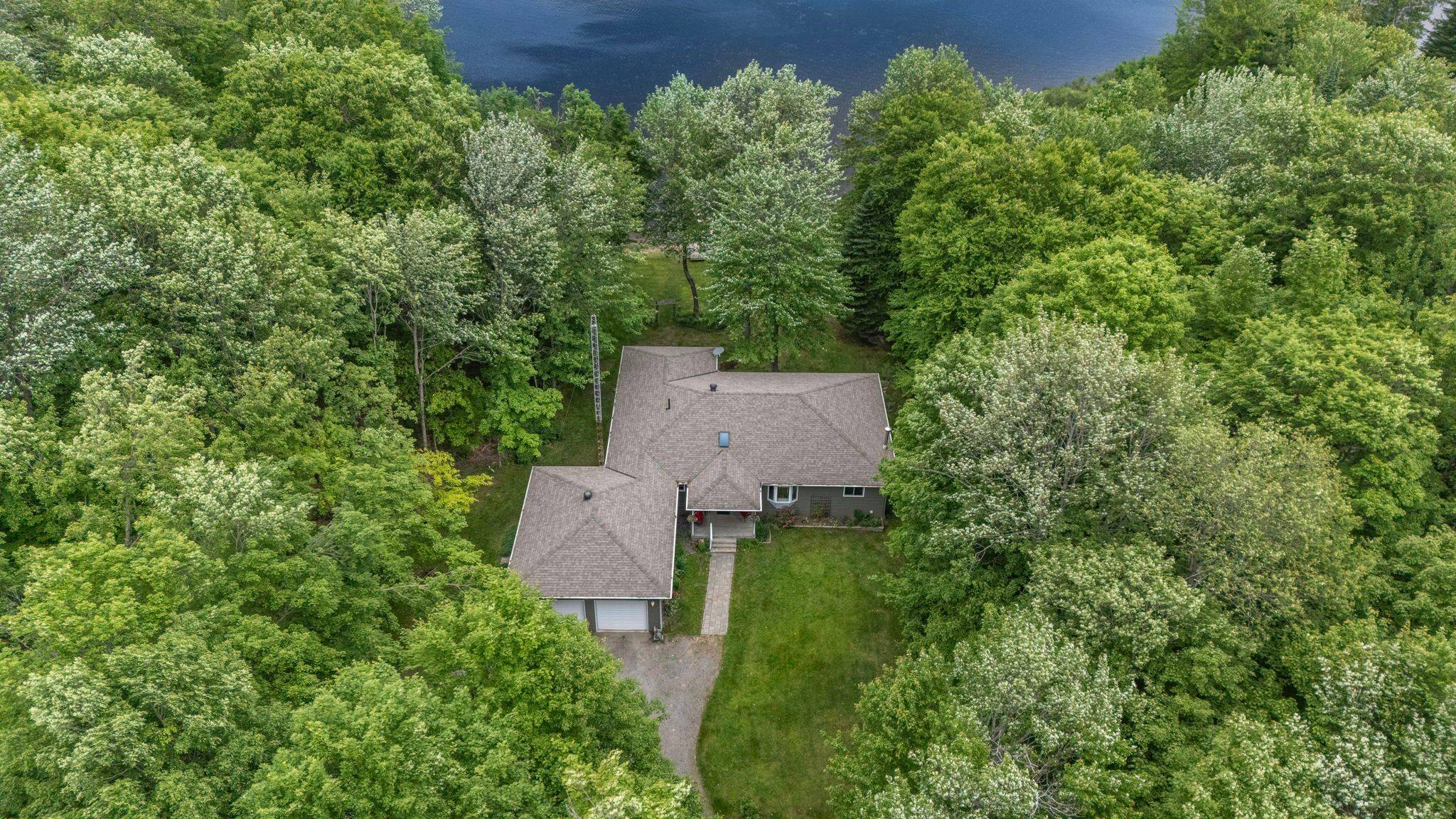Bracebridge, ON P1L 1X3,1248 Healey Lk RD