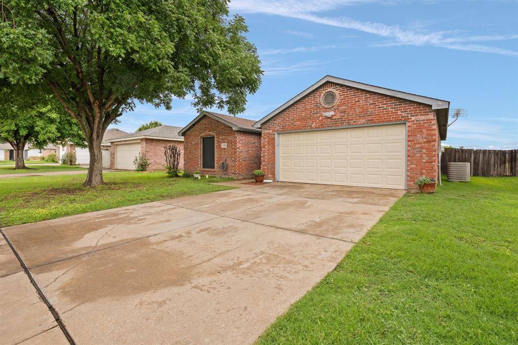 Burleson, TX 76028,419 NW Murphy Road