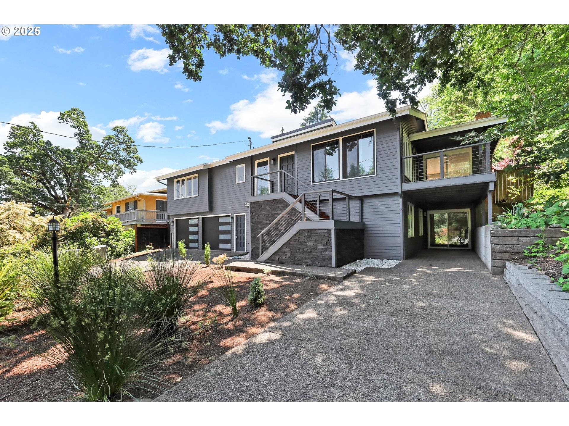 Eugene, OR 97403,2022 FLORAL HILL DR