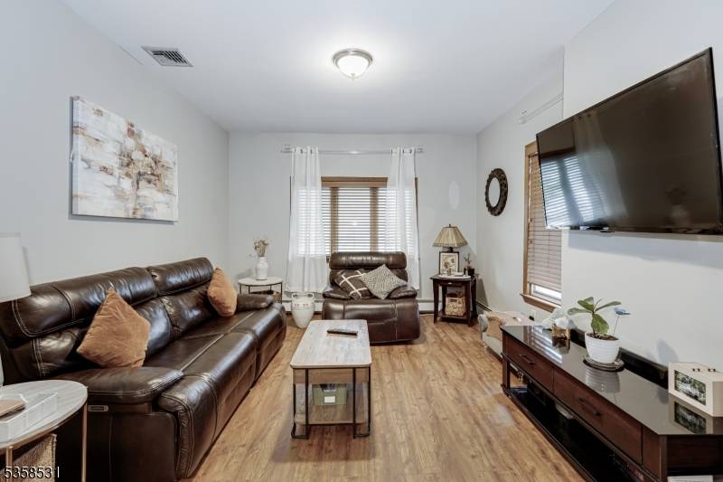 Rahway City, NJ 07065,393 Hamilton St
