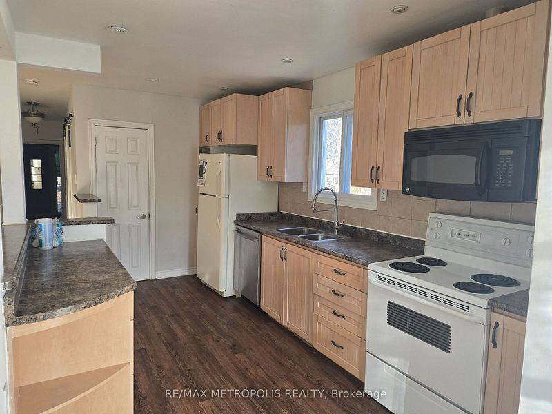 Toronto E09, ON M1G 3J8,38 Copping RD #Main